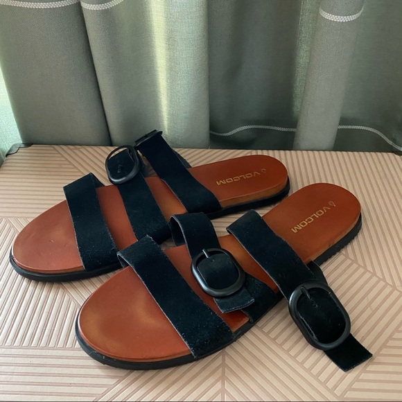Volcom Sandals Buckle Up Buttercup Strappy Slides - Picture 2 of 13